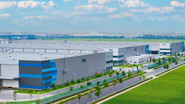 SLP Park Yen Phong, located in Bac Ninh's Yen Phong I Industrial Park, is a key logistics and industrial hub with easy access to Noi Bai Airport and major transport routes, making it ideal for electronics manufacturing and logistics.